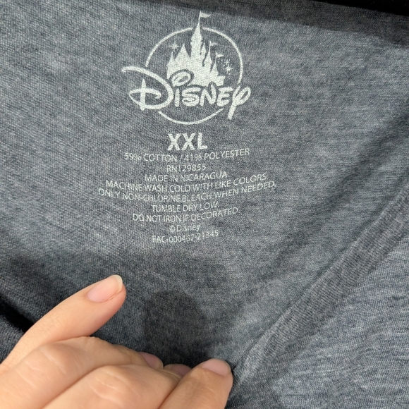 Disney Parks Peter Pan Raw Edge Hi-Low Short Sleeve Shirt in Size XXL - Picture 2 of 6